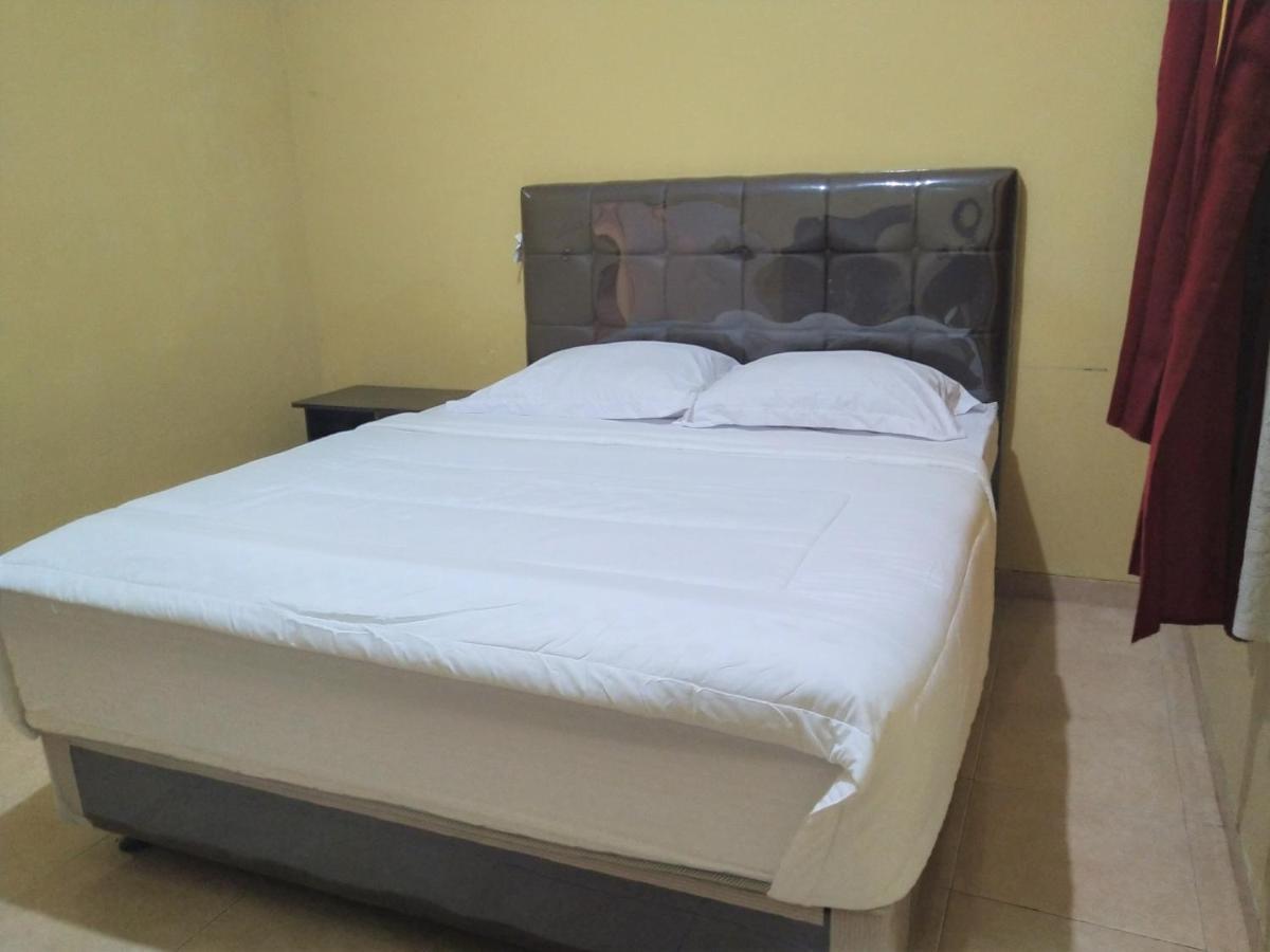 Hotel Pekalongan Syariah Mitra Reddoorz Esterno foto