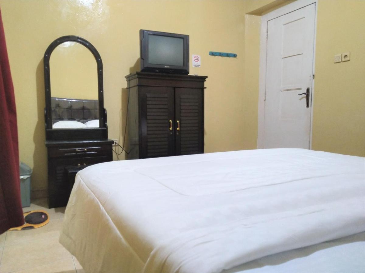 Hotel Pekalongan Syariah Mitra Reddoorz Esterno foto