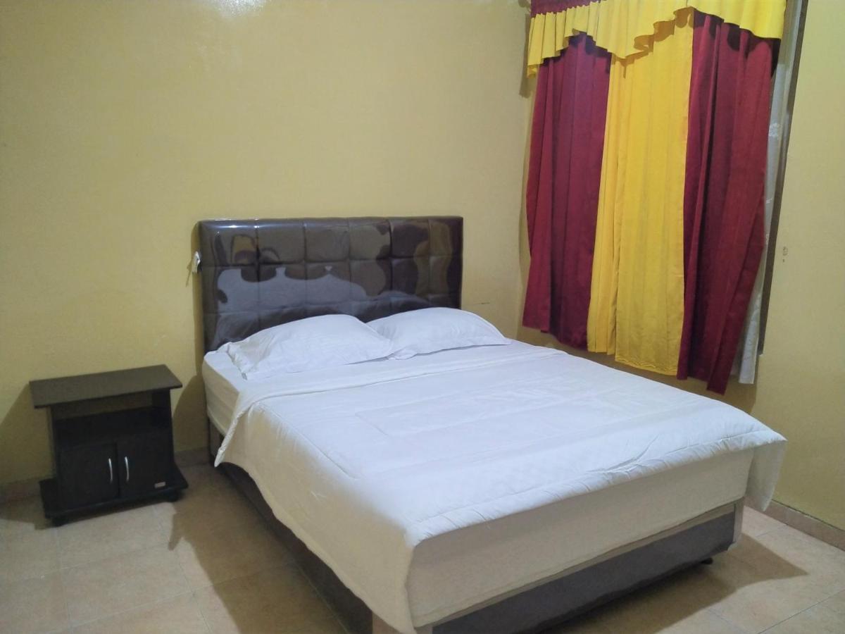 Hotel Pekalongan Syariah Mitra Reddoorz Esterno foto
