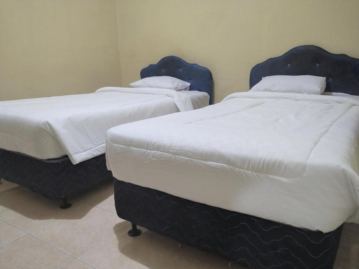 Hotel Pekalongan Syariah Mitra Reddoorz Esterno foto