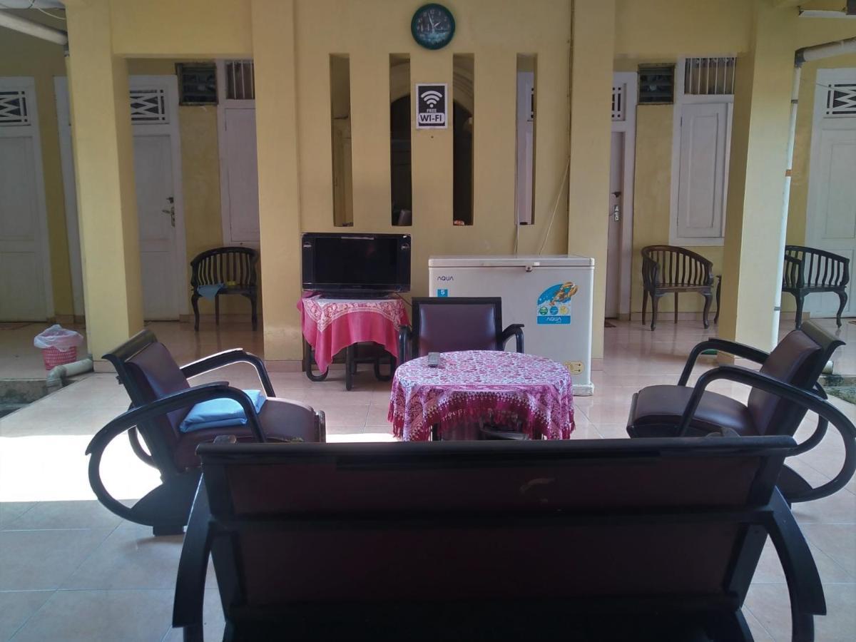 Hotel Pekalongan Syariah Mitra Reddoorz Esterno foto