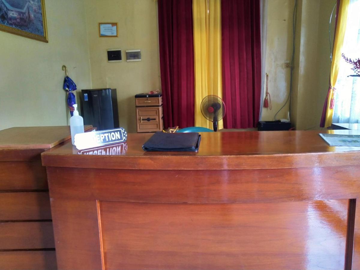 Hotel Pekalongan Syariah Mitra Reddoorz Esterno foto